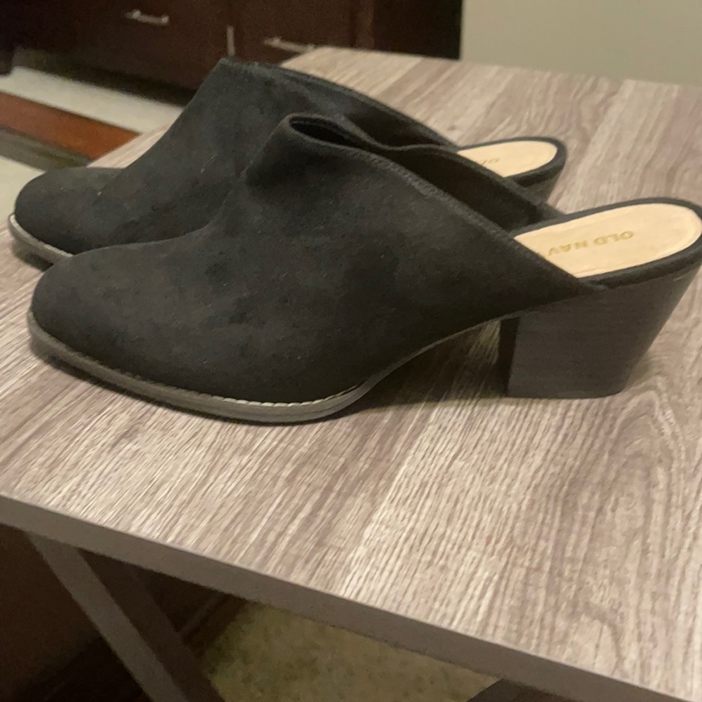 NWOT Old Navy black Mule
